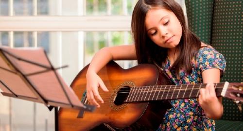 Girl with the guitar