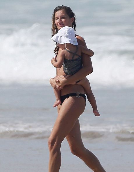 Gisele at Costa Rica 1