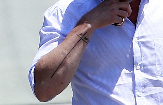 Brad Pitt - New tattoo 3