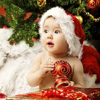 Χριστουγεννιάτικη διακόσμηση και παιδί