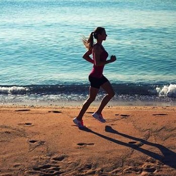 Τρέξιμο στην παραλία