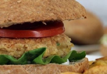 νηστίσιμα ή χορτοφαγικά burger με σπιτικό ψωμάκι