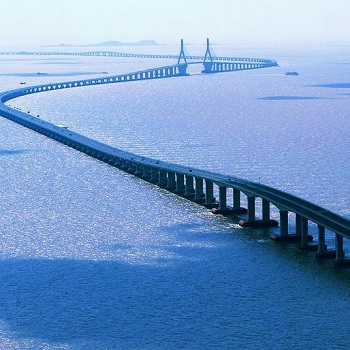 Η μεγαλύτερη θαλάσσια γέφυρα στον κόσμο