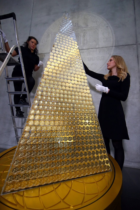 gold christmas tree 3