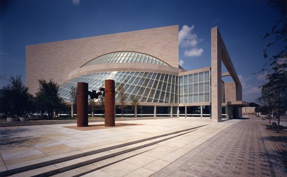 Το Meyerson Symphony Center στο Ντάλας άνοιξε τις πόρτες του το 1989.
