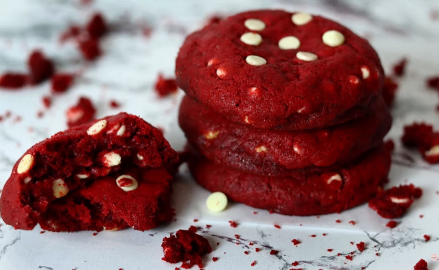 Red Velvet Cookies εύκολα και με βελούδινη υφή 
