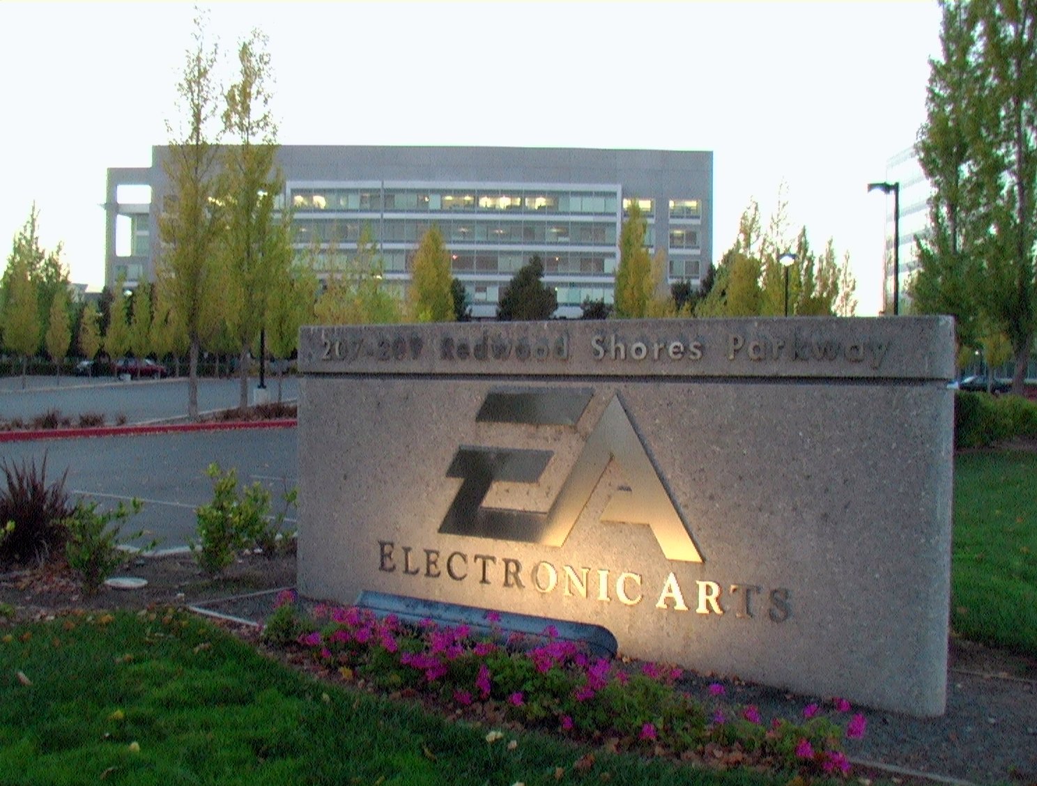 ea κεντρικά γραφεία
