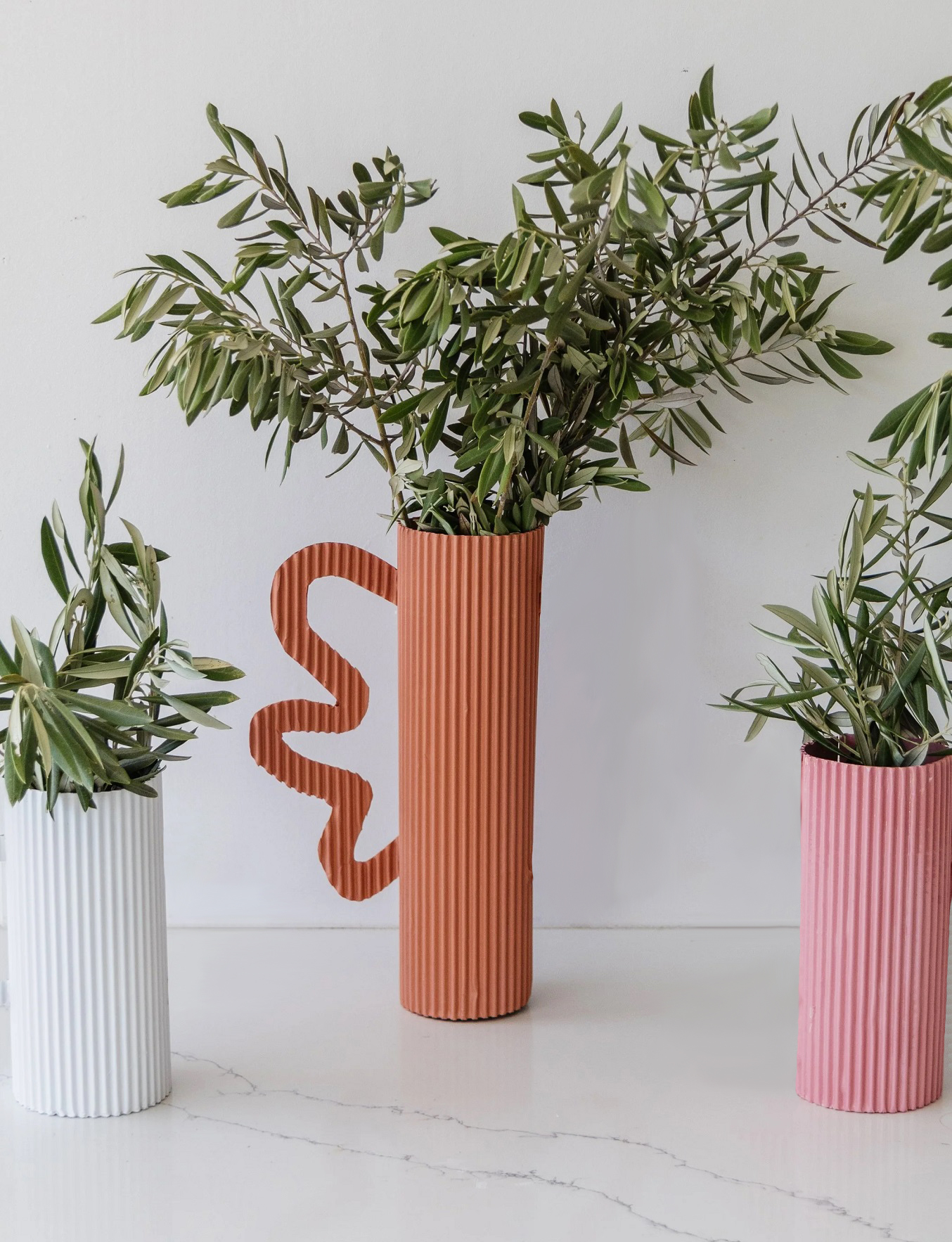 Πως να δημιουργήσετε Fluted Decor (ριγέ βάζο ή κασπώ)