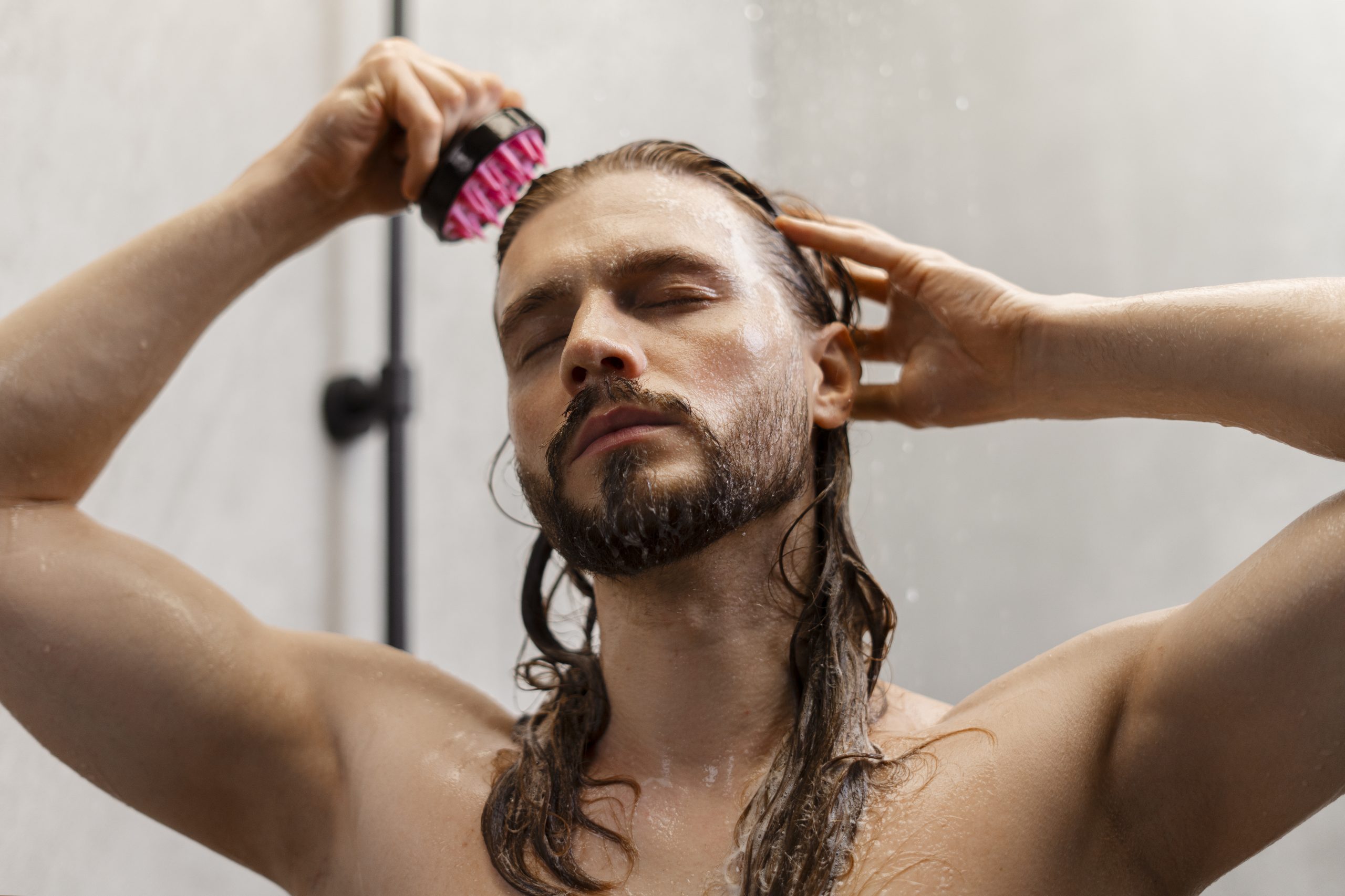 άνδρας μασάζ scalp
