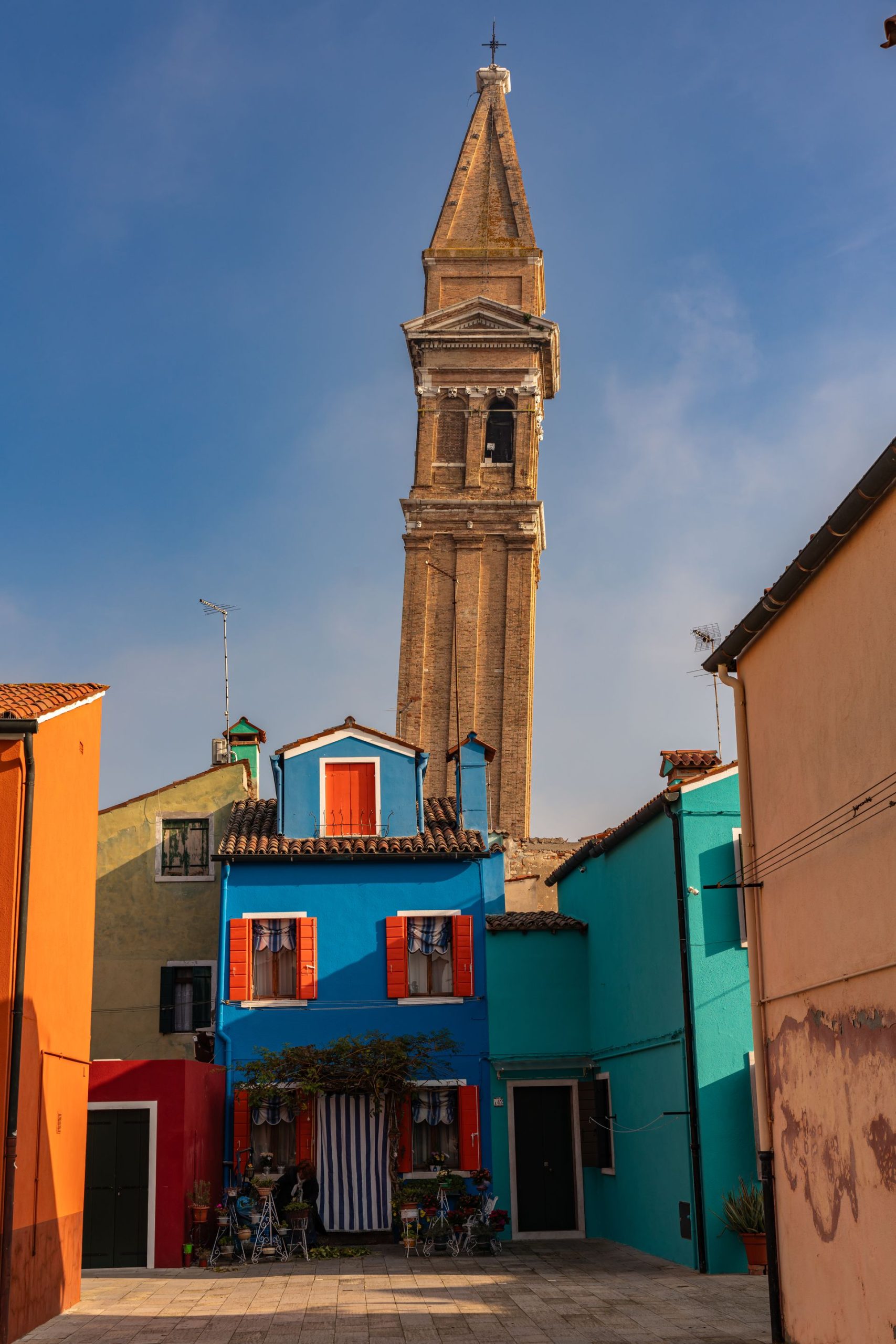 Κεκλιμένο καμπαναριό του San Martino στο Μπουράνο