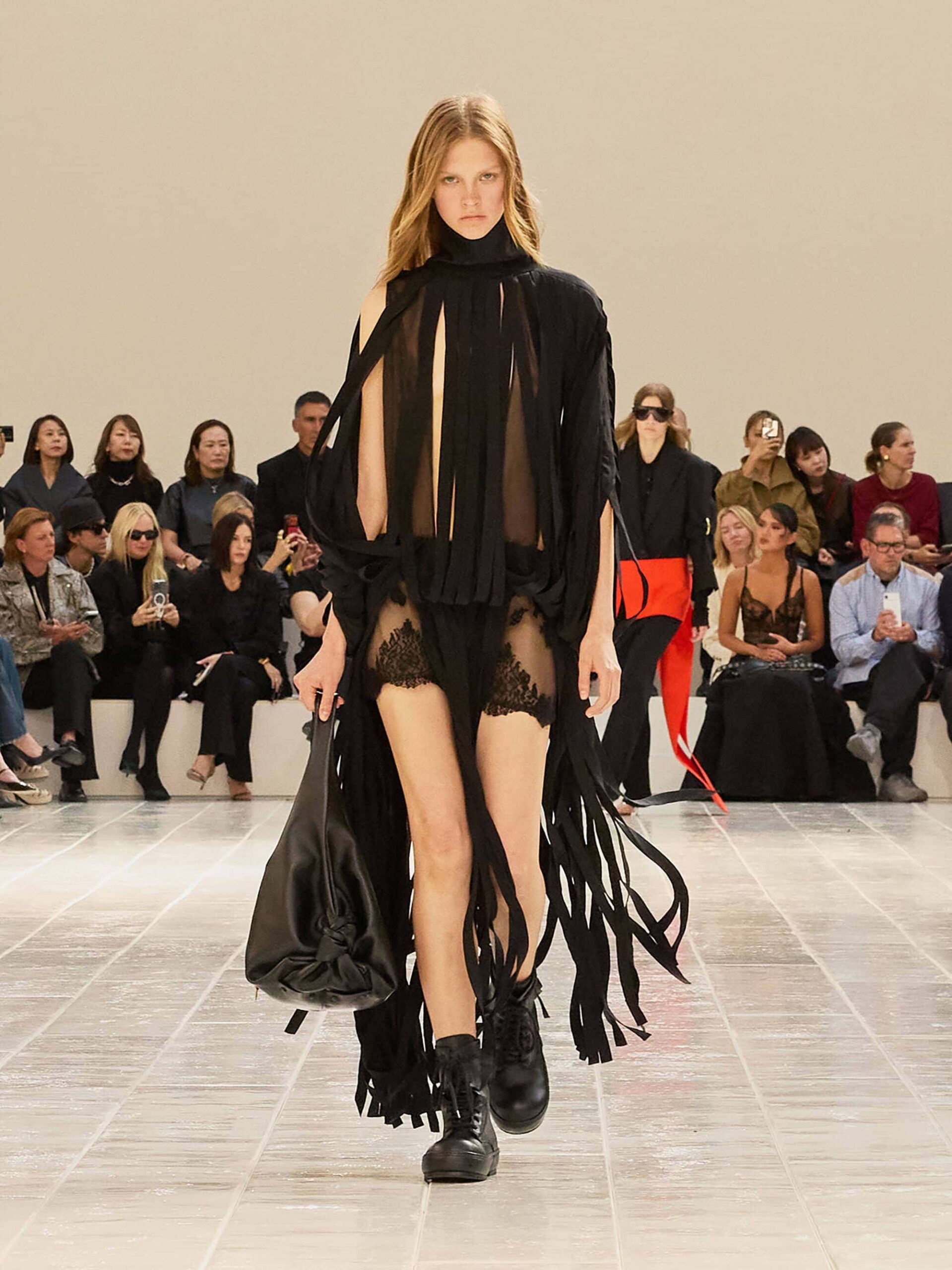 Balenciaga Άνοιξη/Καλοκαίρι 2027 fashion show του Pierpaolo Piccioli