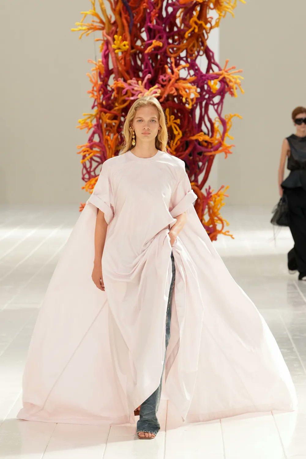 Balenciaga Άνοιξη/Καλοκαίρι 2027 fashion show του Pierpaolo Piccioli